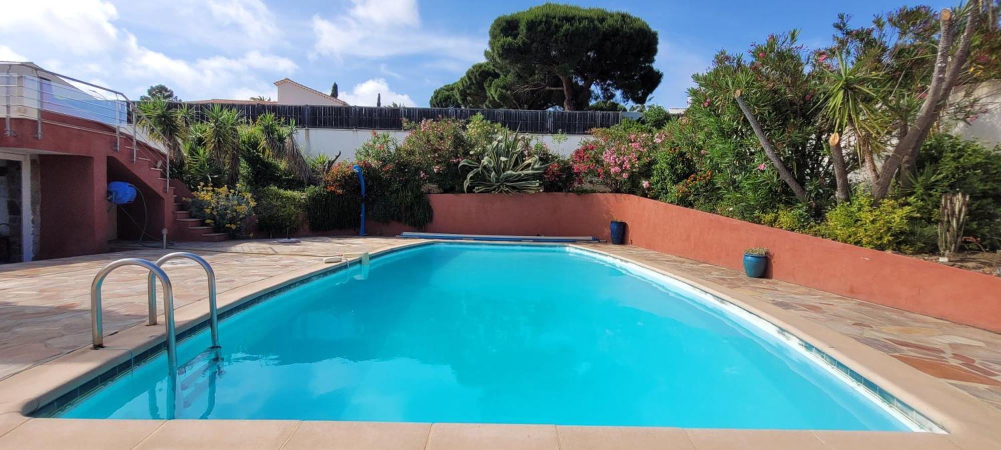 Palm' Issambres 6-7 Personnes, Clim, Avec Piscine, Jardin Et Parking Prives *